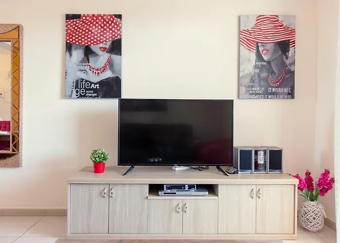 Nissi Pool View Free Wifi Daire