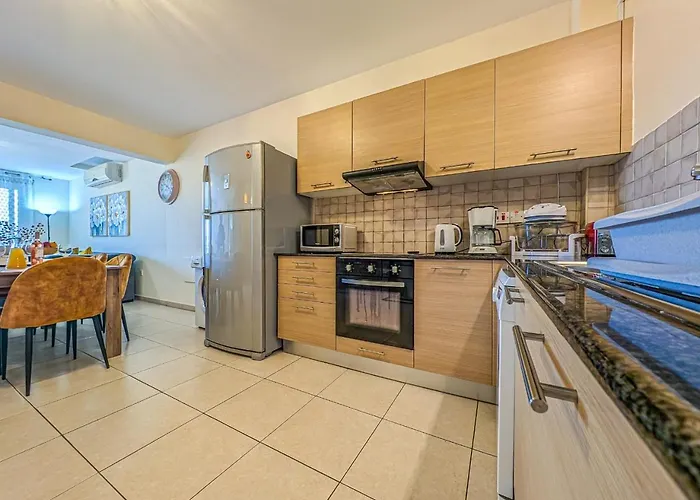 Daire Nissi Pool View Free Wifi Aya Napa