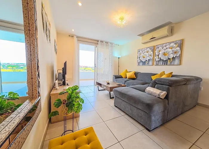 Nissi Pool View Free Wifi